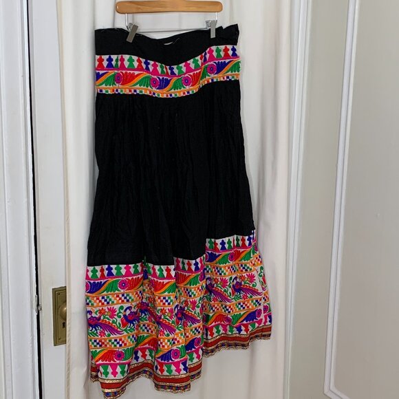 Festive bohemian crop top and long skirt - Picture 6 of 8